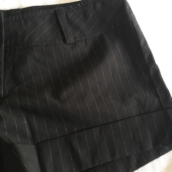 Black cuffed dressy shorts - small - Picture 7 of 8